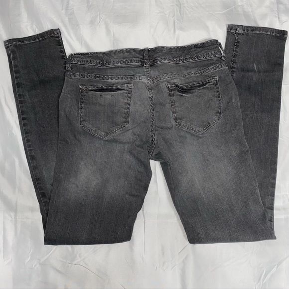 Skinny Jeans - Picture 2 of 5